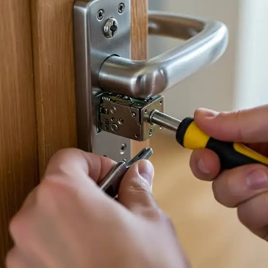 Lock change by locksmith in Horley